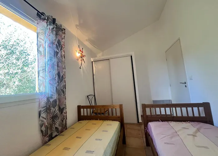 Laurence Porto-Vecchio (Corsica)